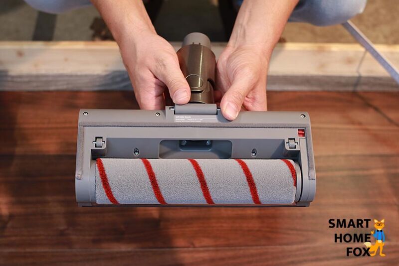 The Softroller is the standard cleaning brush